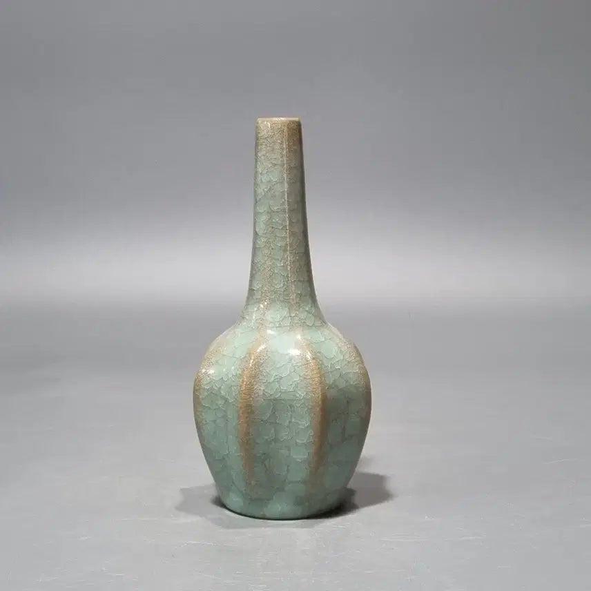 [BUNJANG] Celadon Porcelain Vase with Crackle Glaze / 여요청자 취청유 과릉 장경병. 높이 19.2