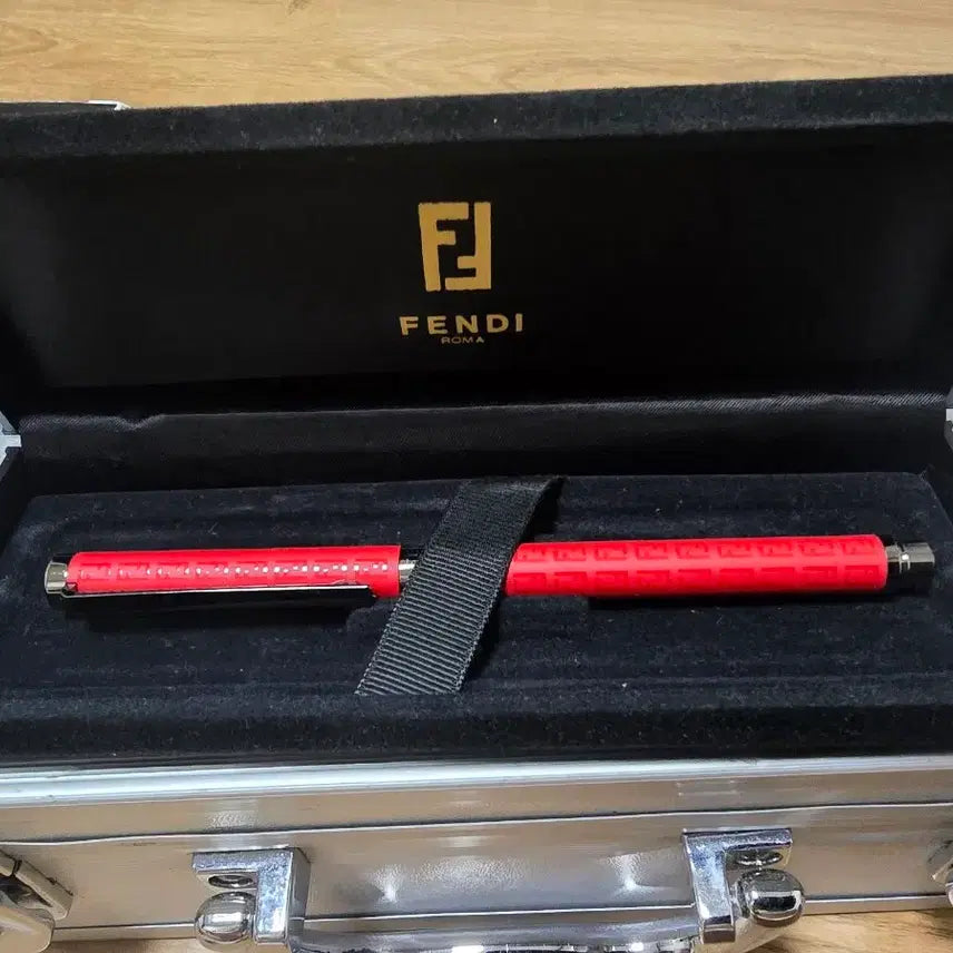 [BUNJANG] Fendi Roma Red Pen / 펜디 FENDI 로마 레드 펜