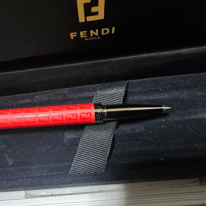 [BUNJANG] Fendi Roma Red Pen / 펜디 FENDI 로마 레드 펜