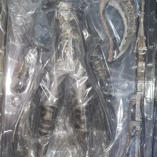 [BUNJANG] Gecco Bloodborne The Old Hunters Hunter 1/6 Scale Statue Figure with Weapon Set / Gecco 블러드본 디 올드 헌터즈 사냥꾼 1/6 스테츄 피규어 + 무기 세트로