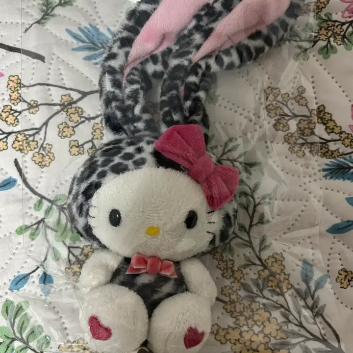 [BUNJANG] Classic Leopard Print Lop-eared Rabbit Kitty Doll (Rare) / 고전 호피 롭이어 토끼 키티 (레어)