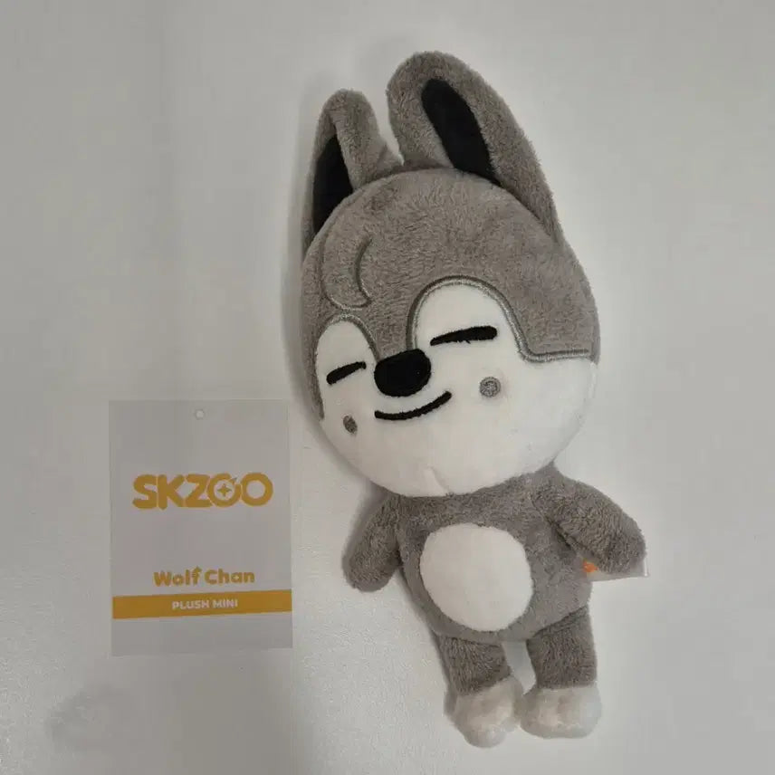 [BUNJANG] Stray Kids Bang Chan Mini Wolf Chan Doll "Everywhere All Around The World" Version / 스키주 미니 울프찬 방찬 인형 굿즈 스트레이키즈