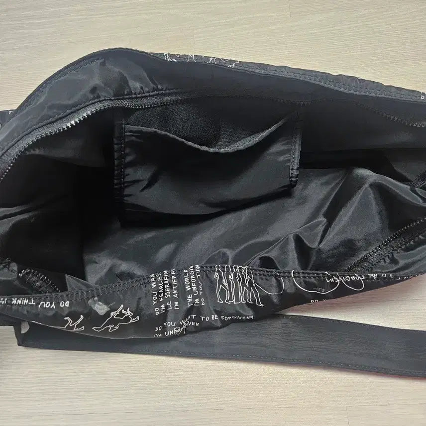 [BUNJANG] LE SSERAFIM Oversized Bag / 르세라핌 오버사이즈 가방