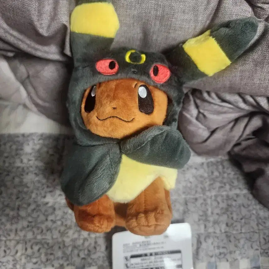 [BUNJANG] Pokemon Center Original Blacky Poncho Eevee Plush / 포켓몬센터 정품 블랙키 판초 이브이 인형