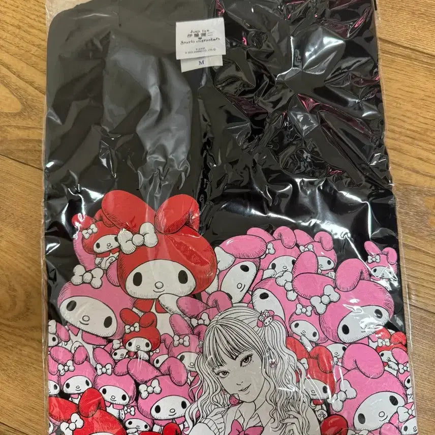 [BUNJANG] Junji Ito x Sanrio Collaboration T-Shirt, Postcards, File Folders / 이토준지&amp;산리오 티셔츠,엽서,파일철 등등