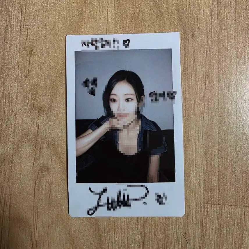 [BUNJANG] KISS OF LIFE Julie Signed Polaroid Photocard / 키스오브라이프 쥴리 사인 폴라 양도 ( kissoflife sign pola)
