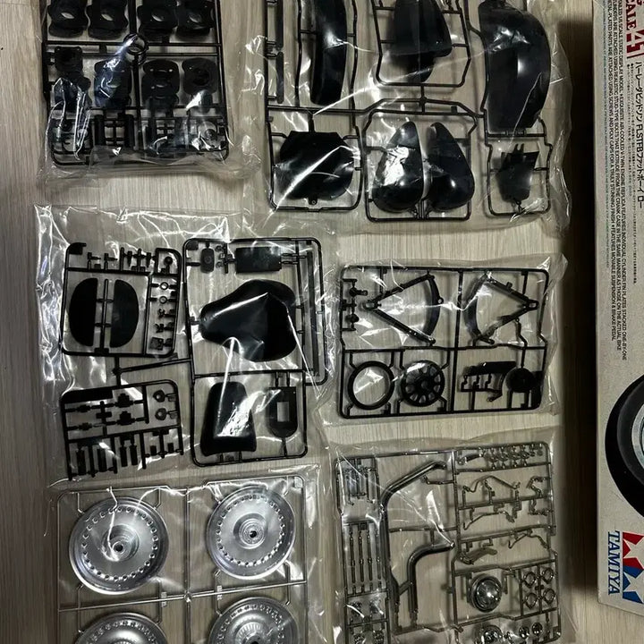 [BUNJANG] Tamiya 1/6 Harley-Davidson FLSTFB Fat Boy Lo Model Kit / 타미야 할리데이비슨 [TAMIYA][하레이][16041] 1/6 HARLEY-DAVIDSON FLSTFB FAT BOY LO / 팻 보이 로