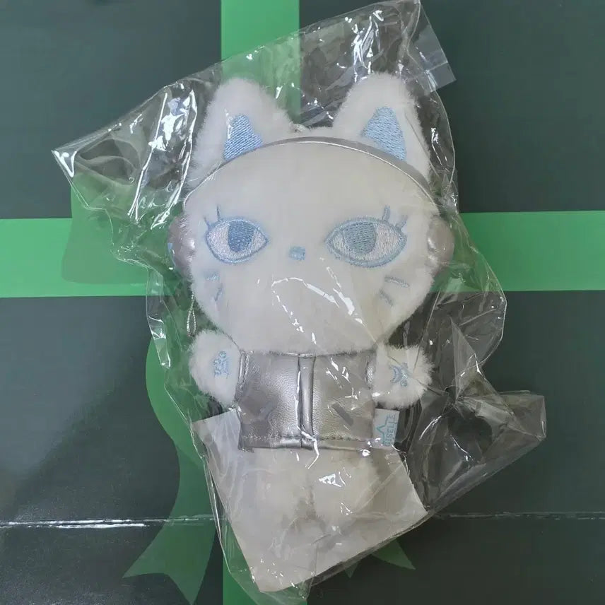 [BUNJANG] aespa Giselle Jellblyangyi Doll Silver Version / 에스파 지젤 인형 젤블냥이 실버 버전