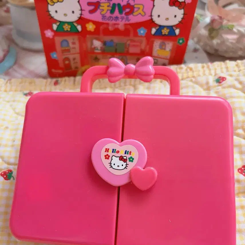 [BUNJANG] Vintage Sanrio Hello Kitty "Flower Hotel" House Figure Set / 고전 산리오 헬로키티 집 피규어