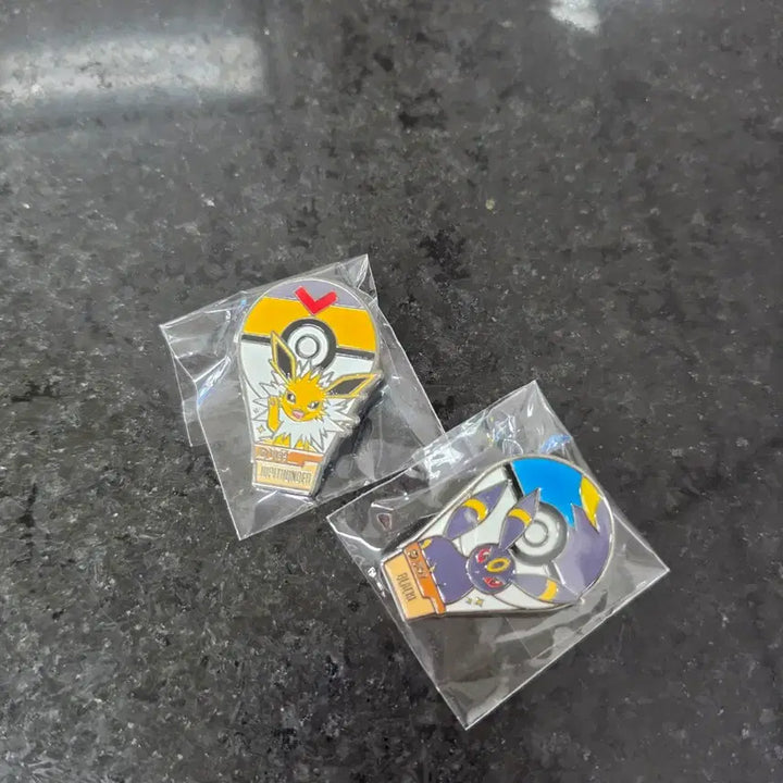 [BUNJANG] Pokemon Balloon Flight Badge - Umbreon, Jolteon, Flareon Series / 포켓몬스터 풍선비행 뱃지 이브이시리즈 블래키 쥬피썬더