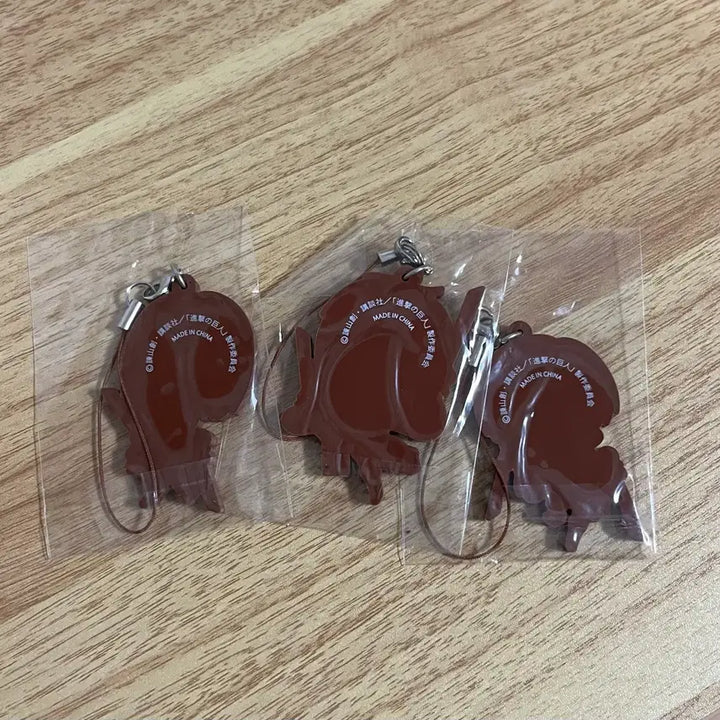 [BUNJANG] Kotobukiya Attack on Titan Rubber Strap (Eren, Levi, Mikasa) / 코토부키야 진격거 러버스트랩(에렌,리바이,미카사)