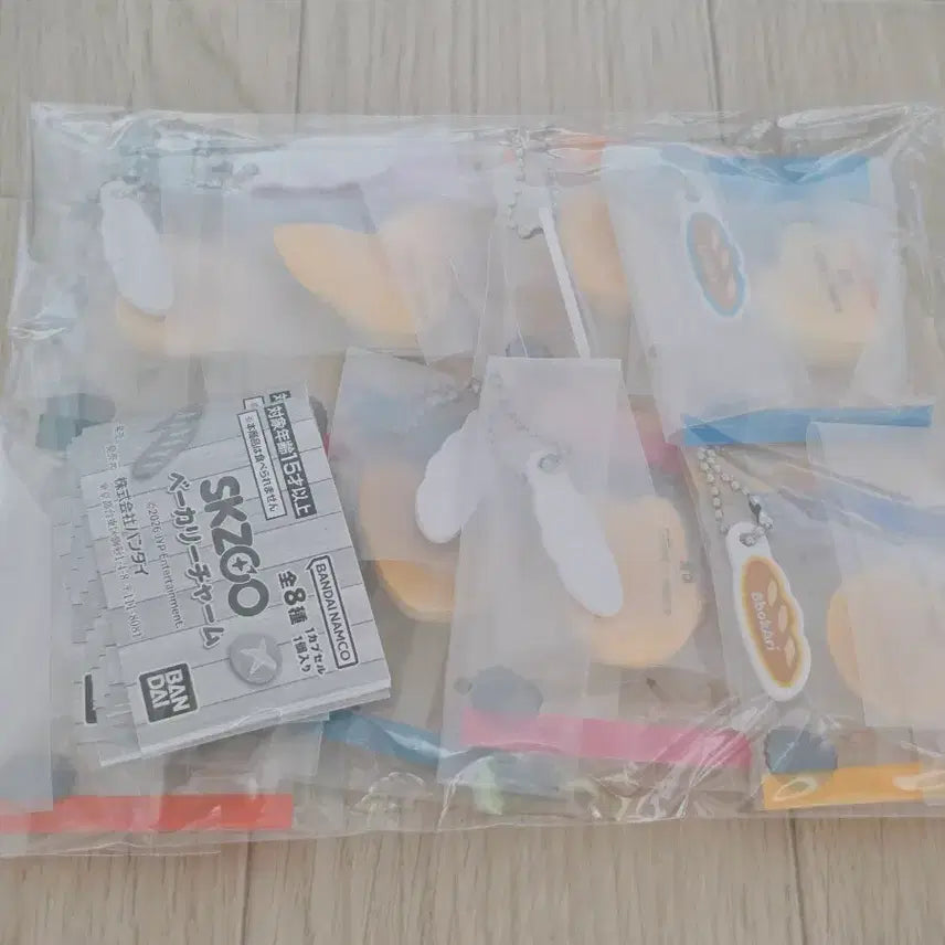 [BUNJANG] Stray Kids SKZOO Bakery Gacha Set / 스트레이키즈 SKZOO 베이커리 가챠 8종 세트