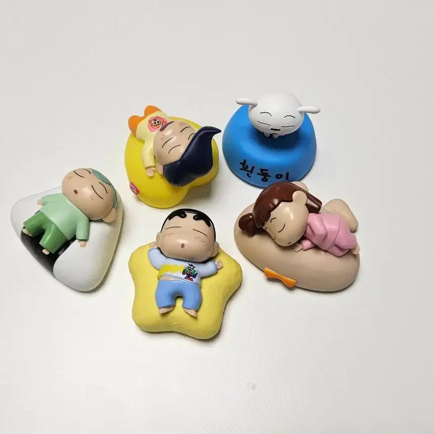 [BUNJANG] Crayon Shin-chan Crayon Shin-chan Cushion Mood Lamp Gacha Figures Bundle Set / 짱구 쿠션 무드등 가챠 피규어 5종 일괄