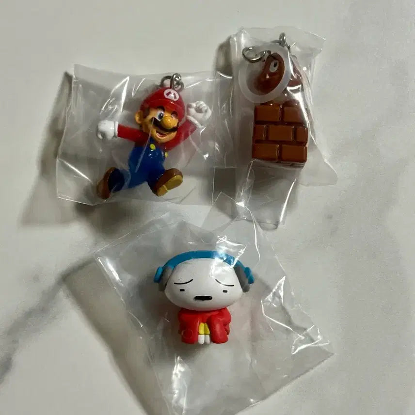 [BUNJANG] Super Mario Majiruci Gacha Keyring Bundle Set (Mario, Goomba) / (일괄) 슈퍼마리오 메지루시 가챠 키링 마리오 굼바 +덤 흰둥이 언제오려나 짱구