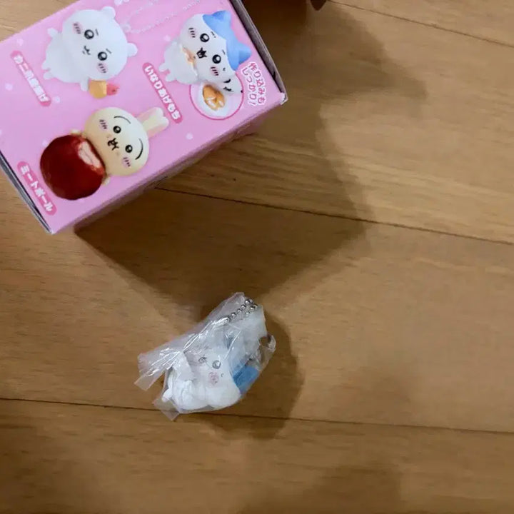 [BUNJANG] Machirin Kuchinashi Hachiware Tabemono Snack Keychain / 먼작귀 하치와레 타베모노 간식 키링