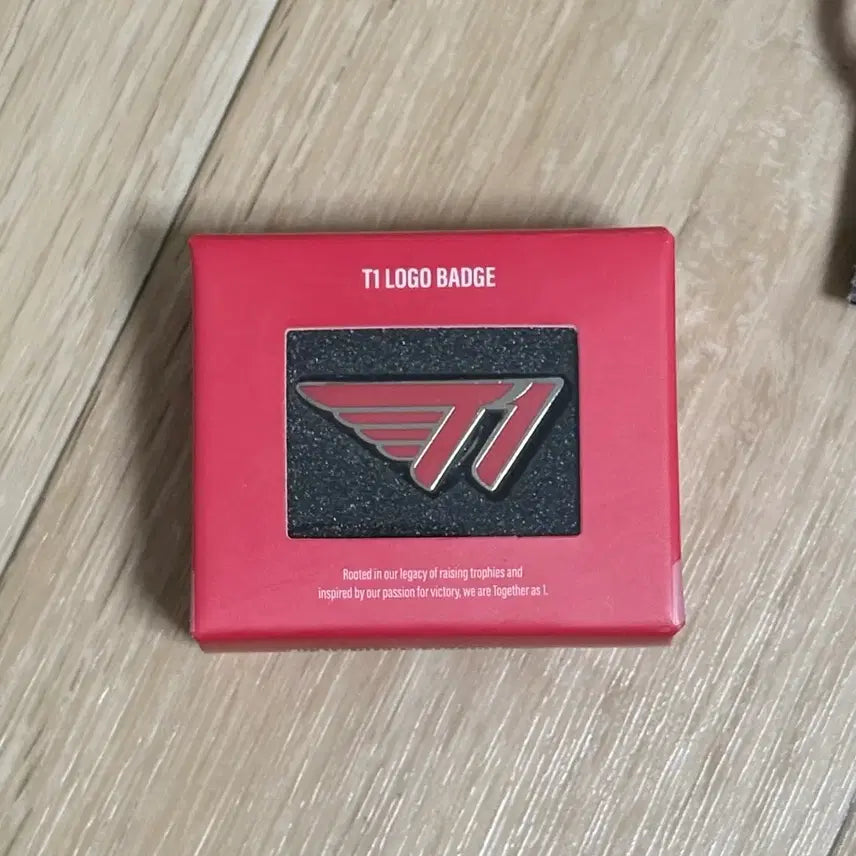 [BUNJANG] T1 Logo Badge / 티원 로고 뱃지
