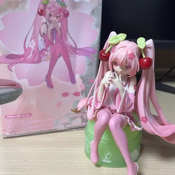 [BUNJANG] Sakura Miku 2023 Noodle Stopper Figure / 사쿠라미쿠 2023 누들스토퍼