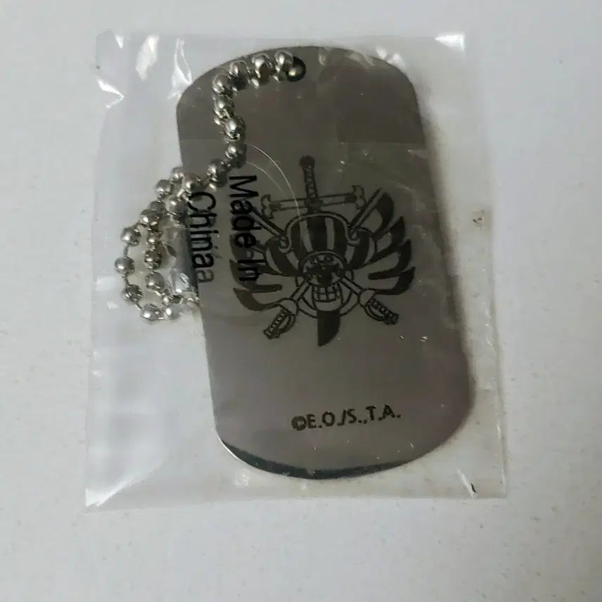 [BUNJANG] One Piece Buggy Wanted Poster Metal Keychain / 원피스 버기 수배지 메탈 키링