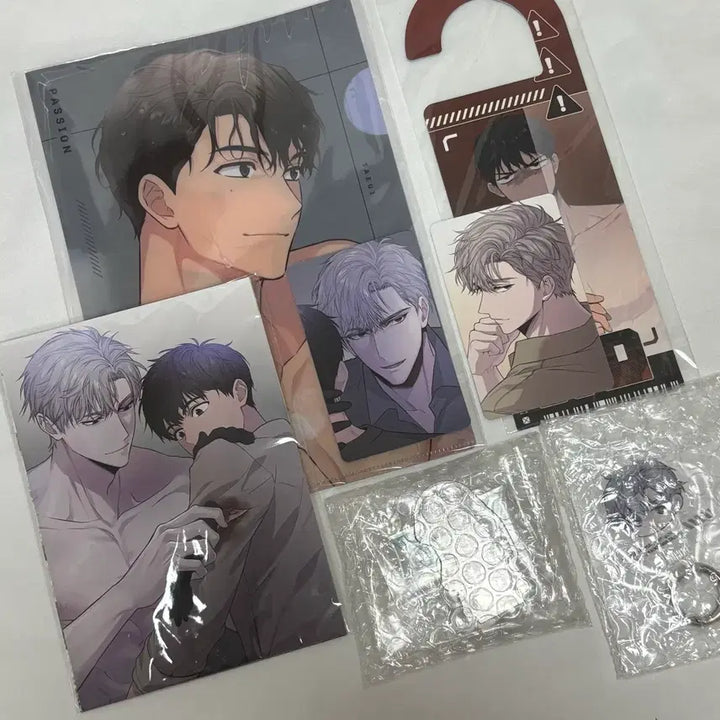 [BUNJANG] Fashion Webtoon Yuji Vol. 2-3 Special Edition Goods Bundle / (오늘까지만 판매)유우지 패션 웹툰 대만 2,3권 특장판 굿즈
