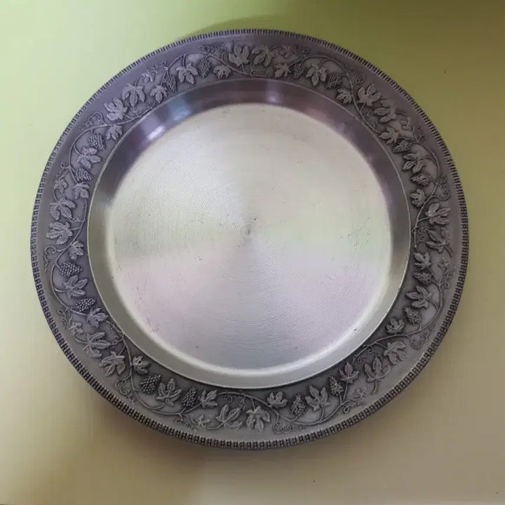 [BUNJANG] Vintage Grape Leaf Motif Pewter Plate / 빈티지 포도잎 문양주석 접시
