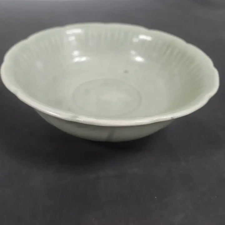 [BUNJANG] Yuan-Ming Dynasty Longquan Celadon Dish with Peach Blossom Motif / 중국도자기               원말~명초 용천요 화형 도문 반