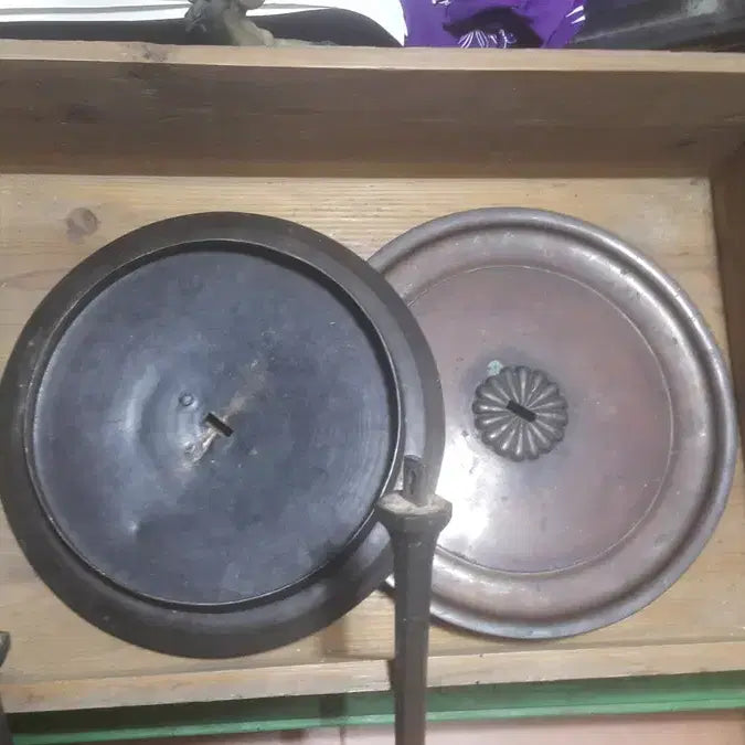 [BUNJANG] Antique Japanese Bronze Candlesticks (Pair) &amp; Bronze Cup / 일본 고대 대형 동촛대 2점과 동잔