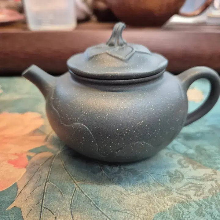 [BUNJANG] 1960s Yixing Zisha Teapot Moknokni (Dark Green Clay) Artisan Fired 190cc, 9-hole / 이싱자사호 60년대 묵녹니 전수공 장작 190cc,9공