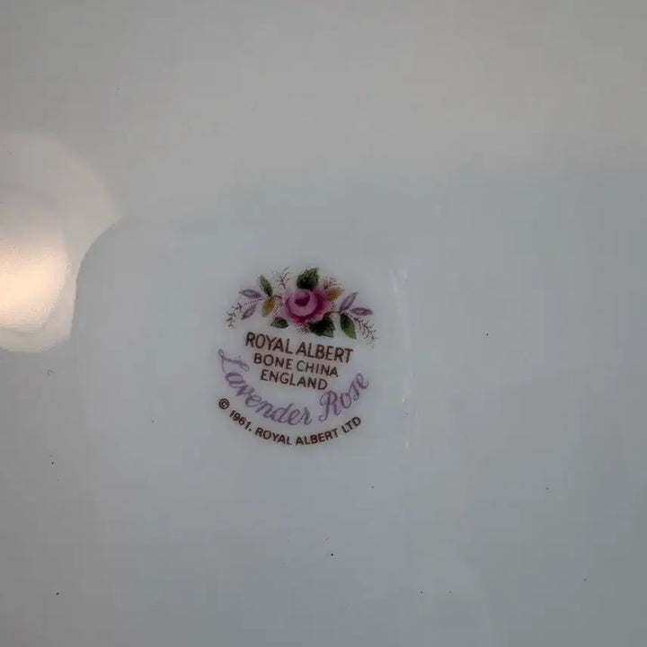 [BUNJANG] 1961 Royal Albert Lavender Rose Gilt Edge Plate / 1961년 영국 로얄알버트 라벤더 로즈 귀달이 접시