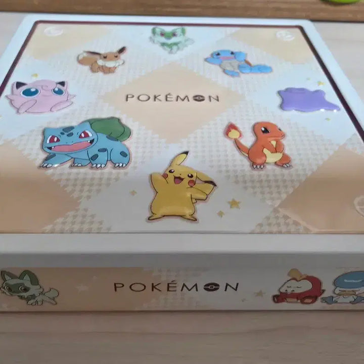 [BUNJANG] Nintendo Pokemon &amp; My Neighbor Totoro Collaboration Chocolate Tin Case / 닌텐도 포켓몬 &amp; 마이네롤렌 콜라보 초콜릿 틴케이스