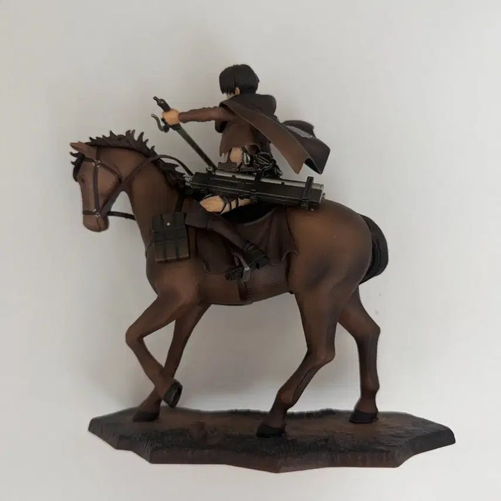 [BUNJANG] Banpresto Attack on Titan Levi Horse Figure Repaint Ver. Last One / 반프레스토 진격의 거인 리바이 말 피규어 리페인트 ver. 라스트원