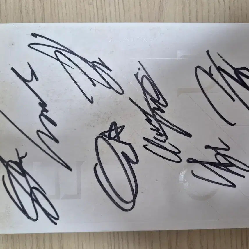 [BUNJANG] BTS Love Yourself Signed CD / BTS 친필 싸인 CD (Love yourself)