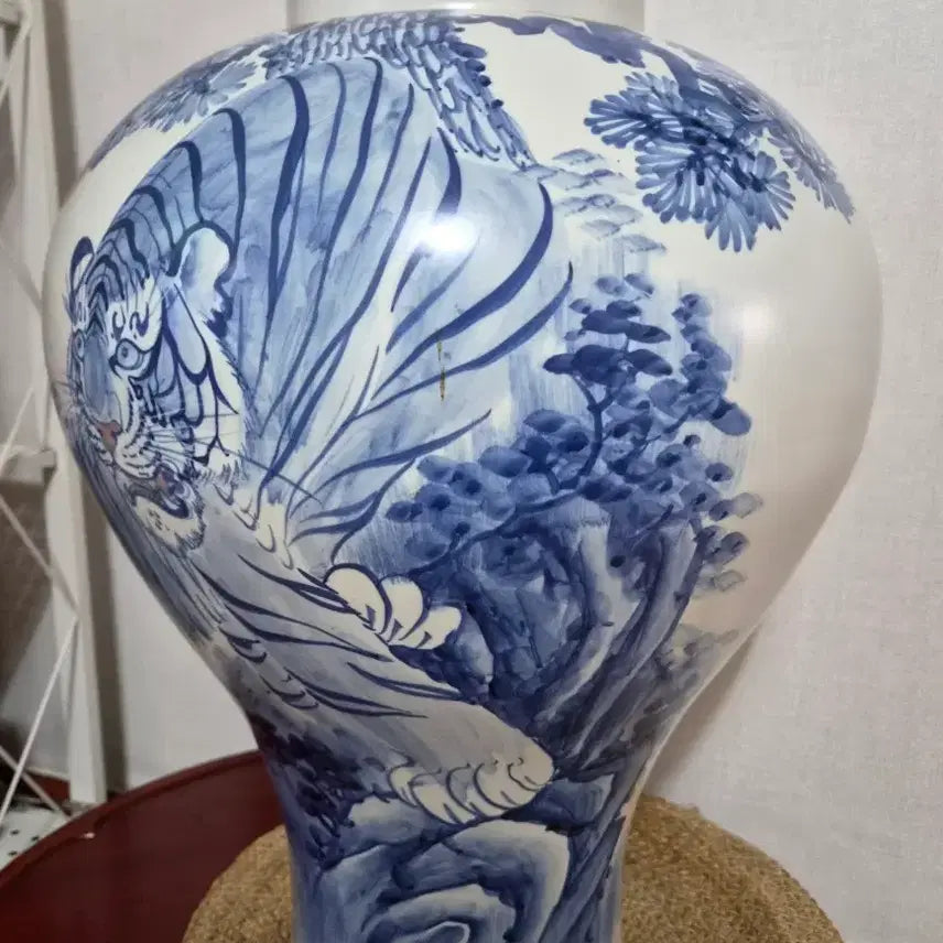 [BUNJANG] Blue and White Porcelain Tiger Landscape Moon Jar / 청화백자 호랑이 산수화 도자기