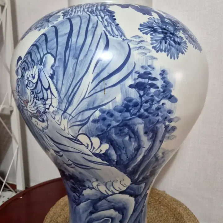 [BUNJANG] Blue and White Porcelain Tiger Landscape Moon Jar / 청화백자 호랑이 산수화 도자기