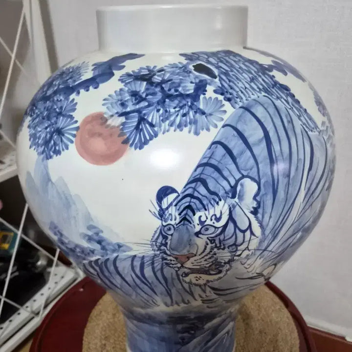[BUNJANG] Blue and White Porcelain Tiger Landscape Moon Jar / 청화백자 호랑이 산수화 도자기