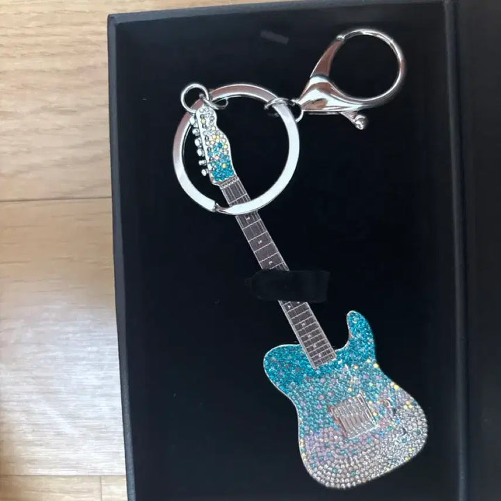 [BUNJANG] IU BY SUMMER Guitar Keychain / 아이유 바이썸머 기타 키링