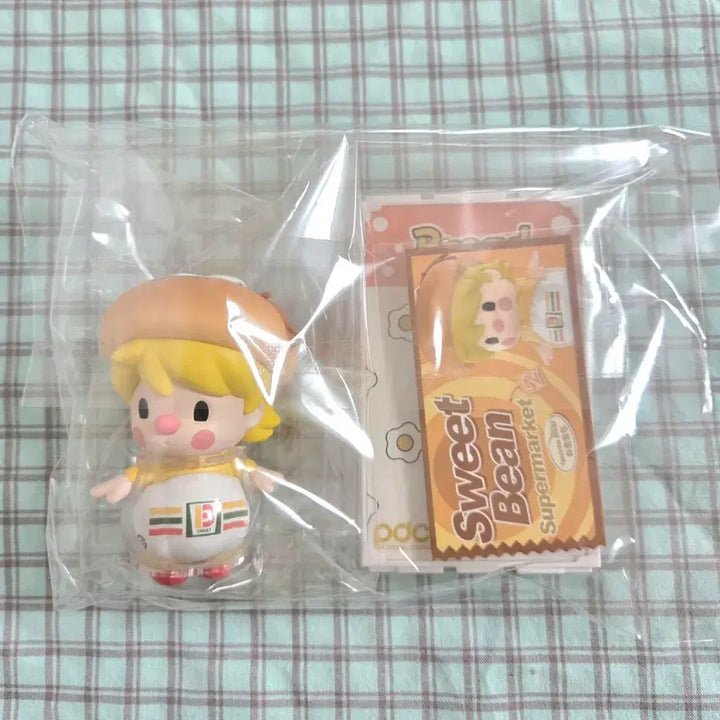 [BUNJANG] Pop Mart Sweet Bean Convenience Store Yakisoba Pan Figure / 팝마트 스위트빈 편의점 야키소바 빵 피규어