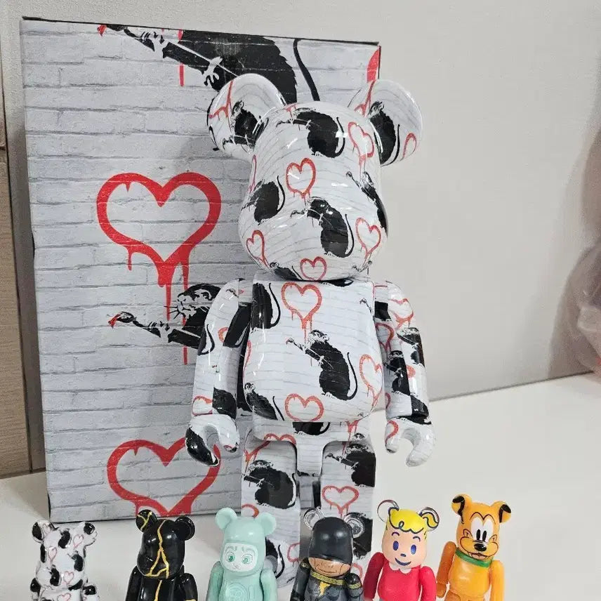 [BUNJANG] Bearbrick Banksy Love Rat Version / 베어브릭 뱅크시 러브 캣 정품