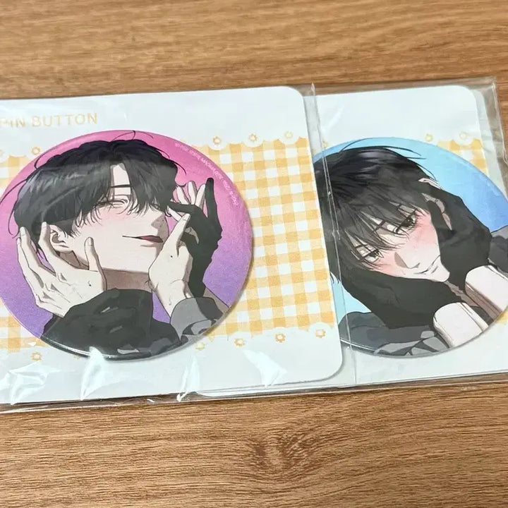 [BUNJANG] Hunter Wants to Live Quietly (Heonjosal) Badge &amp; Keyring Set (Sealed) / 헌터는 조용히 살고싶다 헌조살 뱃지 키링 세트 미개봉 판매