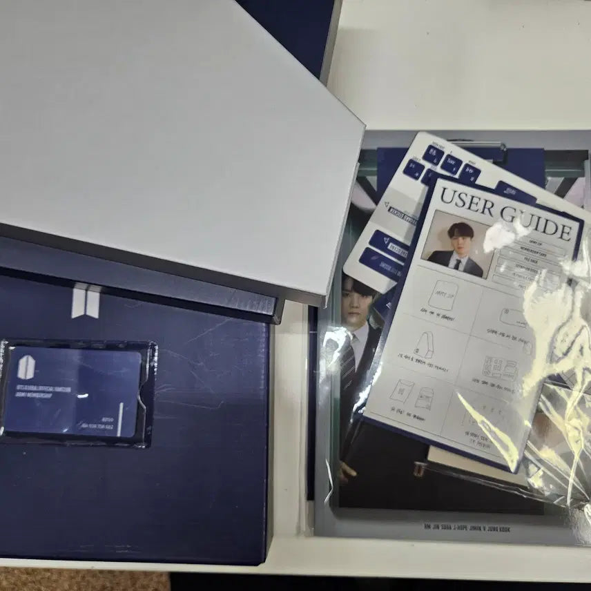 [BUNJANG] BTS ARMY Membership Kit Photocard Included / 방탄소년단 아미 멤버십 키트 (BTS GLOBAL OFFICIAL FANCLUB ARMY MEMBERSHIP KIT) 카드O