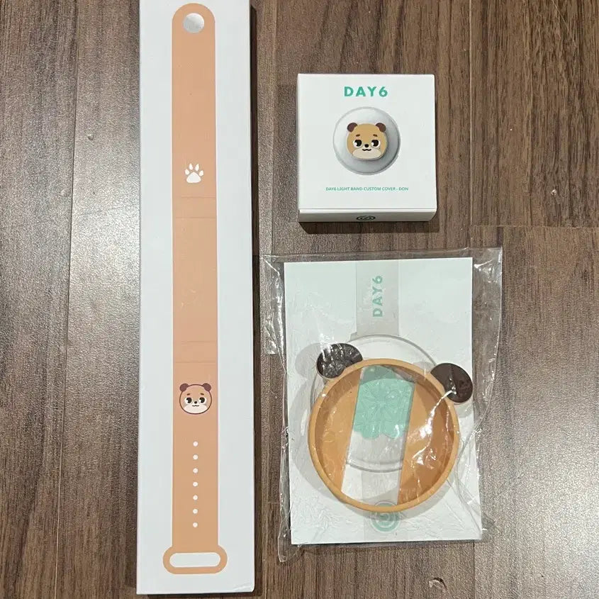 [BUNJANG] DAY6 Denimals Lightstick Cover &amp; Strap Full Set / 마데워치 데니멀즈 풀구성 - 돈