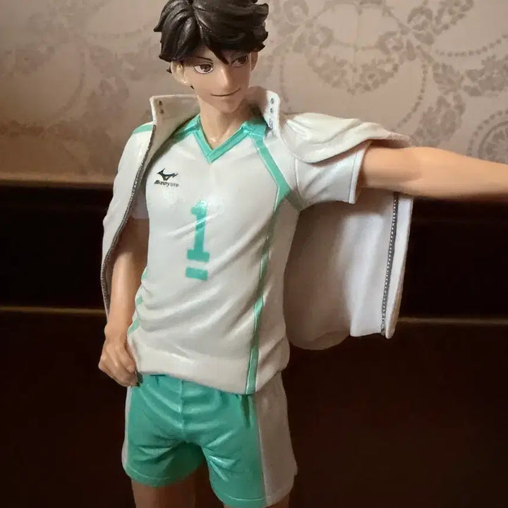 [BUNJANG] Haikyuu!! Oikawa Figure &amp; Cheer Banner Bundle / 하이큐 오이카와 피규어, 응원 슬로건 현수막 일괄 판매
