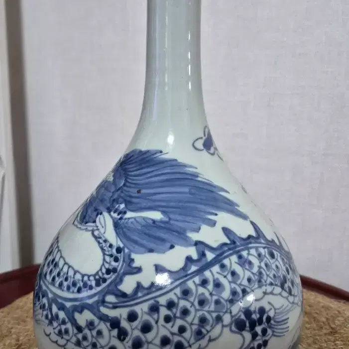 [BUNJANG] Blue-and-White Porcelain Vase with Dragon Motif / 청화백자 운룡문 주병
