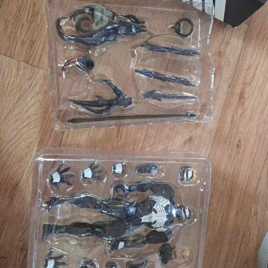 [BUNJANG] Mezco Toyz One:12 Collective Venom Action Figure / 메즈토이즈 원:12 레탈 네이버 피규어  베놈