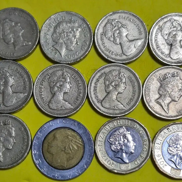 [BUNJANG] Collection of 11 British Commemorative 1 Pound Coins and 1 Italian Coin / 영국 단종 주화 1파운드 줄세우기 11점. 이태리1점. 일괄판매~