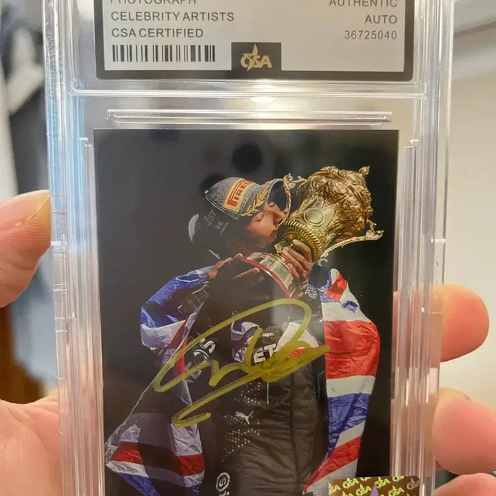 [BUNJANG] Lewis Hamilton Autographed Photocard / 루이스 해밀턴 친필싸인 포토카드 | CSA 인증 케이스 포함 | 소장용 최상급