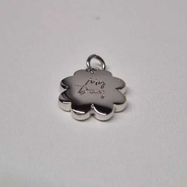 [BUNJANG] Day6 2023 Christmas Concert Clover Necklace Pendant Only / 데이식스 2023 클콘 클로버 목걸이 판매 (줄 없음 / 미사용 펜던트)