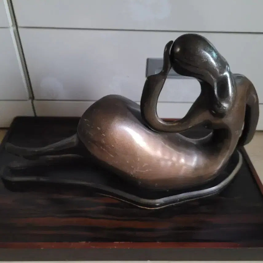 [BUNJANG] Bronze Woman Sculpture by Jongsoo Kyung / 브론즈 여인 조각상