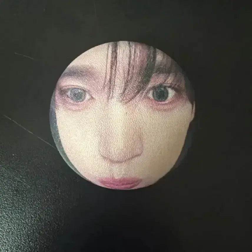 [BUNJANG] HERE AND NOW ZEROBASEONE Han Yu Jin Badge / 히얼앤나우 제로베이스원 앤더블 한유진 뱃지
