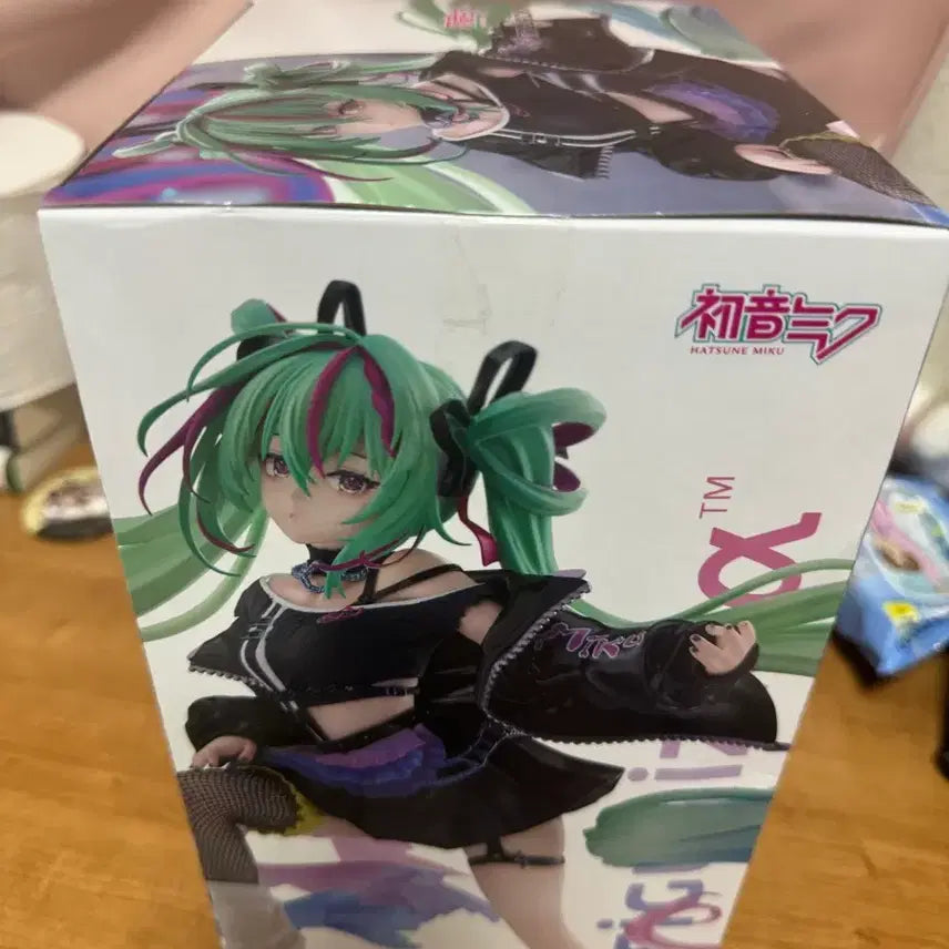 [BUNJANG] Sega Hatsune Miku Figure (Sealed) / 세가 하츠네 미쿠 피규어(미개봉)