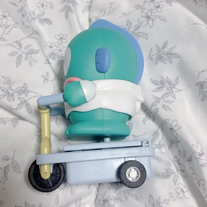 [BUNJANG] Kyo Dong Riding Kickboard Figure / 킥보드 타는 교동이 피규어